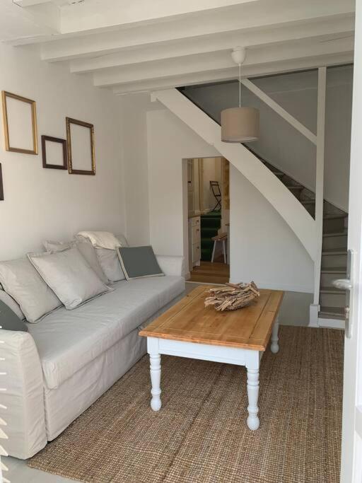 Gite La Petite Maison Guîtres Exteriér fotografie